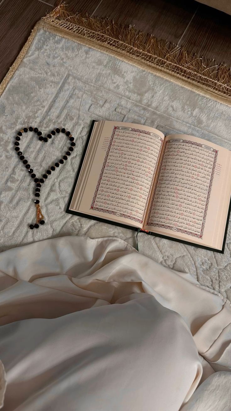 Why Do Muslims Use Prayer Rugs? Significance & History Explained